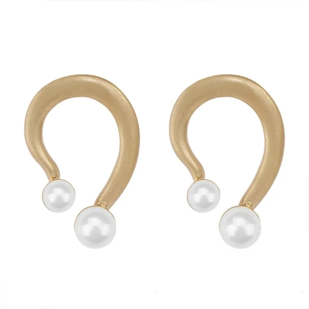 *CAITRIONA* Gold Irregular Shaped Pearl x Gold Earrings